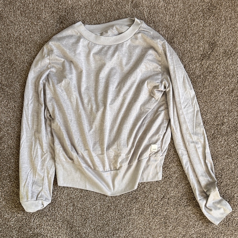 Vuori Heathered Gray Long Sleeve Tee